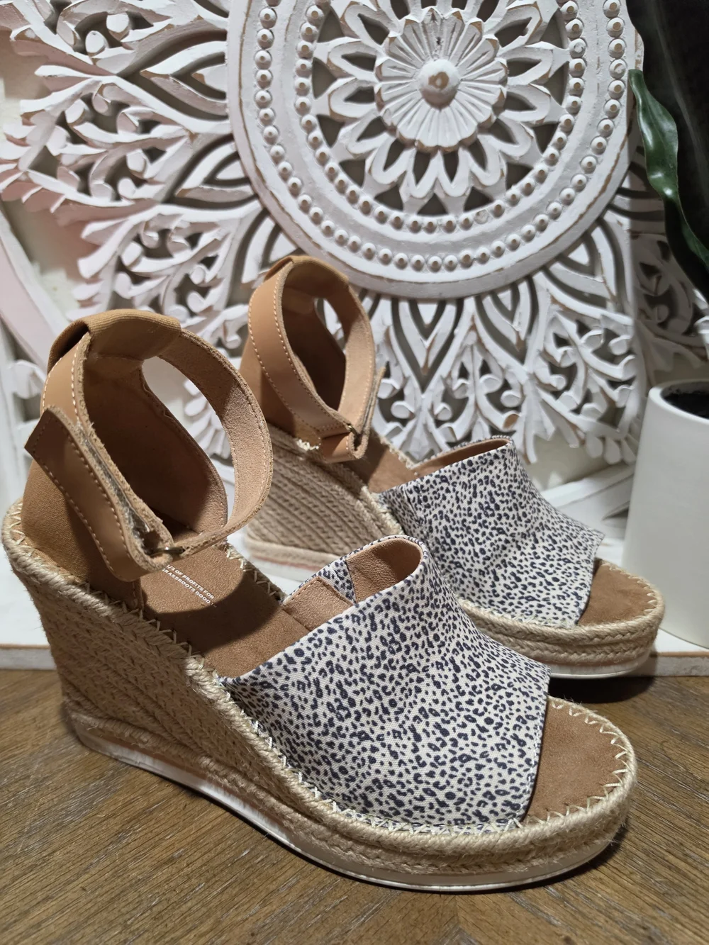 TOMS Alpargata Espadrille Wedge Sandals Women's 10 | Tan & Animal Print